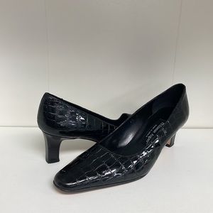 Etienne Aigner // VINTAGE Faux Croc Square Heel Ladies Size 8.5